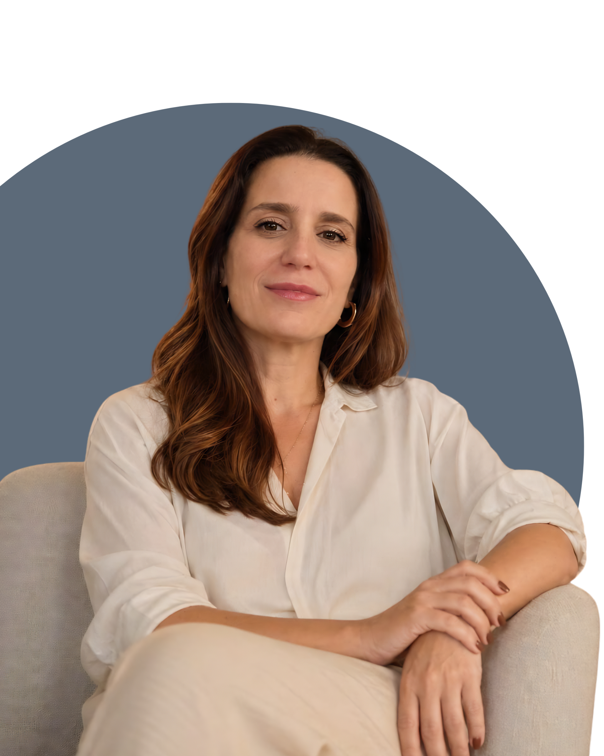 Adriana Rossatti, psicanalista em formação contínua. privilegia a escuta, o silêncio e a possibilidade de construção de sentido.